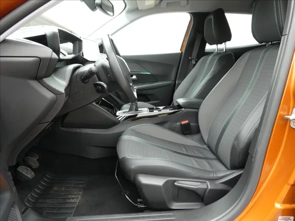 Peugeot 2008 1,2 PureTech 74kW Allure,závěs - foto 16