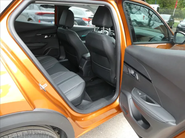 Peugeot 2008 1,2 PureTech 74kW Allure,závěs - foto 21