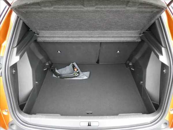 Peugeot 2008 1,2 PureTech 74kW Allure,závěs - foto 24