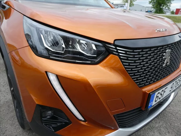 Peugeot 2008 1,2 PureTech 74kW Allure,závěs - foto 3