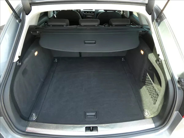 Audi A4 2,0 TDi 125kW serviska,NAVI - foto 16