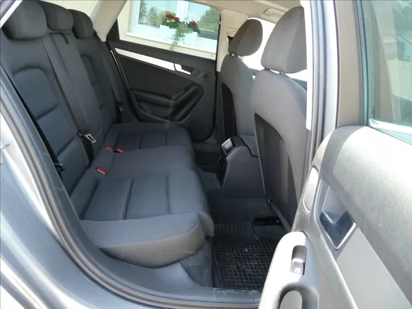 Audi A4 2,0 TDi 125kW serviska,NAVI - foto 25
