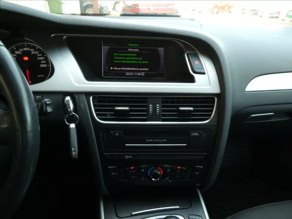 Audi A4 2,0 TDi 125kW serviska,NAVI - foto 27