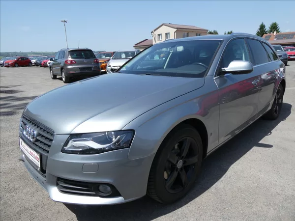 Audi A4 2,0 TDi 125kW serviska,NAVI - foto 3