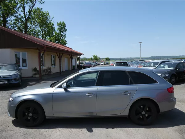 Audi A4 2,0 TDi 125kW serviska,NAVI - foto 6