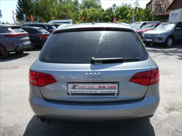 Audi A4 2,0 TDi 125kW serviska,NAVI - foto 8