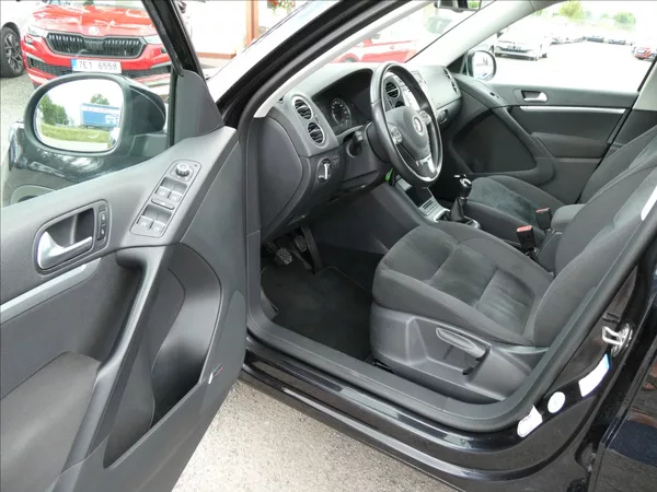 Volkswagen Tiguan 2,0 TDi 130kW Sport 4x4,TZ,nav - foto 13