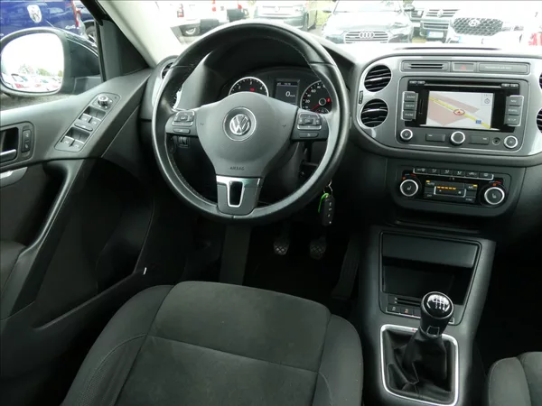 Volkswagen Tiguan 2,0 TDi 130kW Sport 4x4,TZ,nav - foto 24
