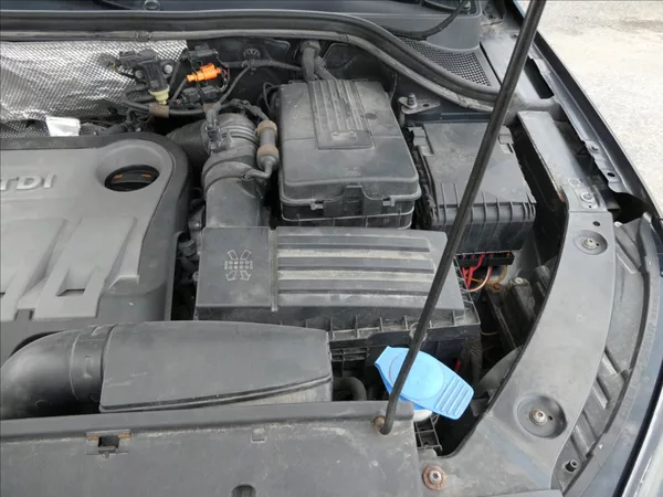 Volkswagen Tiguan 2,0 TDi 130kW Sport 4x4,TZ,nav - foto 35