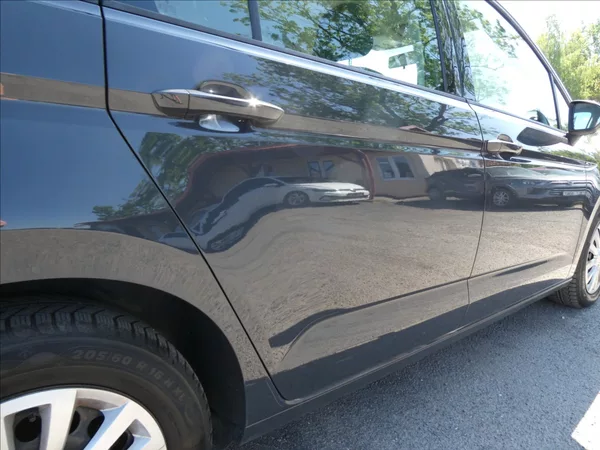 Volkswagen Touran 1,6 TDi DSG 7.míst,1maj.,závěs - foto 11