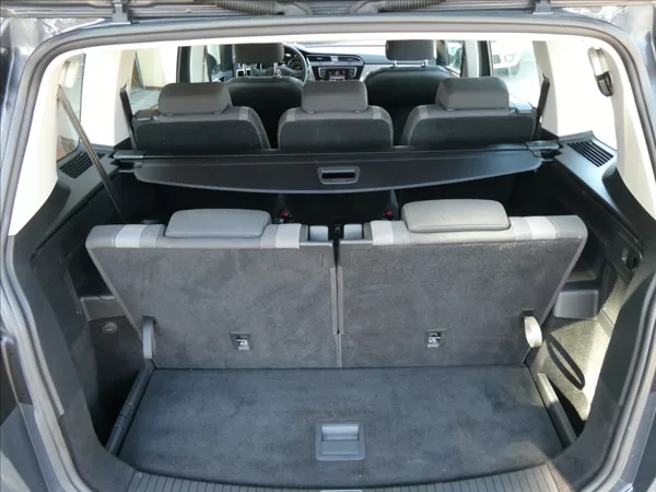 Volkswagen Touran 1,6 TDi DSG 7.míst,1maj.,závěs - foto 16