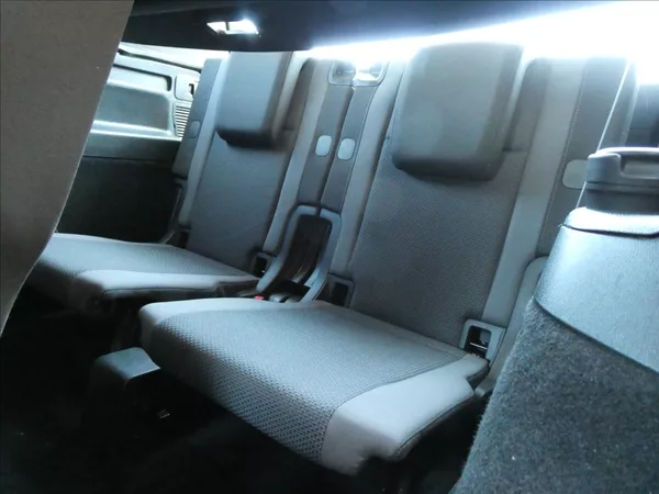 Volkswagen Touran 1,6 TDi DSG 7.míst,1maj.,závěs - foto 21