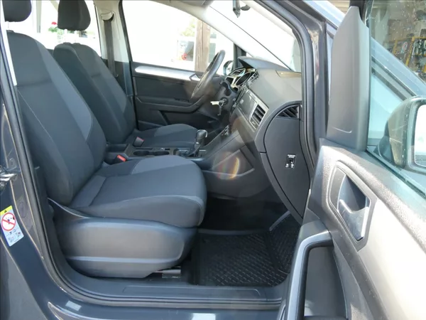 Volkswagen Touran 1,6 TDi DSG 7.míst,1maj.,závěs - foto 23