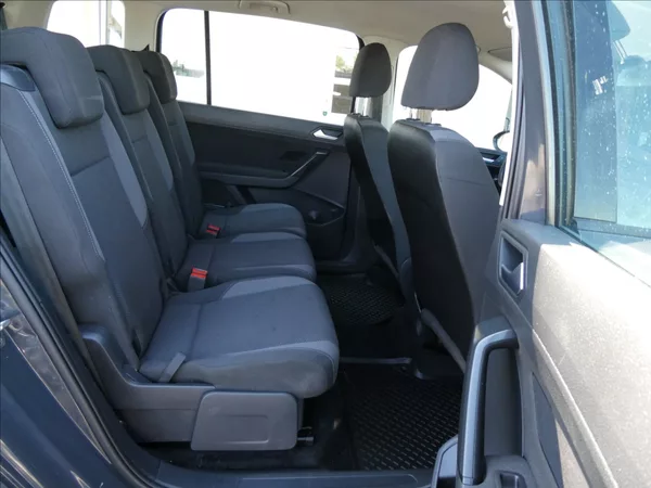 Volkswagen Touran 1,6 TDi DSG 7.míst,1maj.,závěs - foto 25
