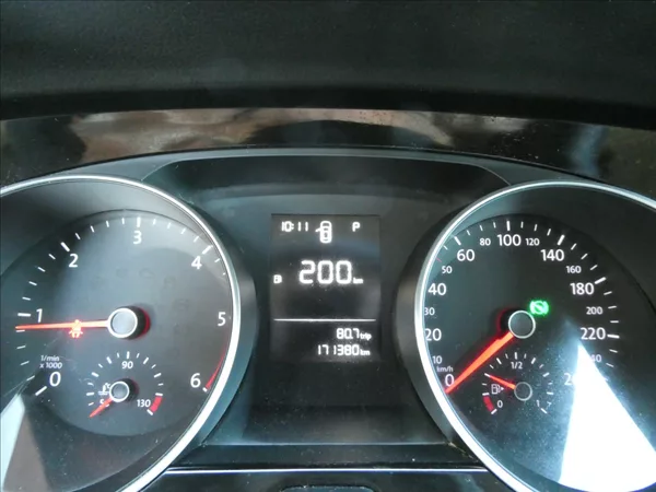 Volkswagen Touran 1,6 TDi DSG 7.míst,1maj.,závěs - foto 32