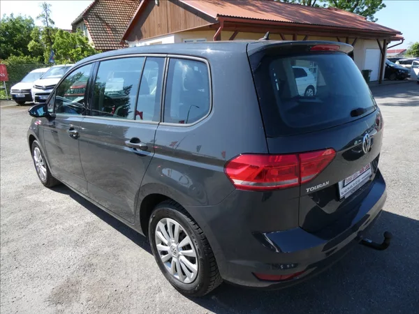 Volkswagen Touran 1,6 TDi DSG 7.míst,1maj.,závěs - foto 6