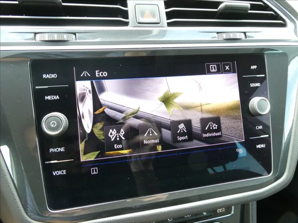 Volkswagen Tiguan 2,0 TSi 140kW DSG 4Motion,weba - foto 39
