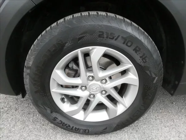 Hyundai Tucson 1,6 GDi 2x kola, klimatizace - foto 14