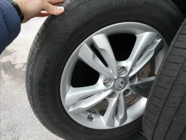 Hyundai Tucson 1,6 GDi 2x kola, klimatizace - foto 16