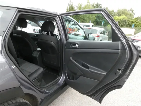 Hyundai Tucson 1,6 GDi 2x kola, klimatizace - foto 23