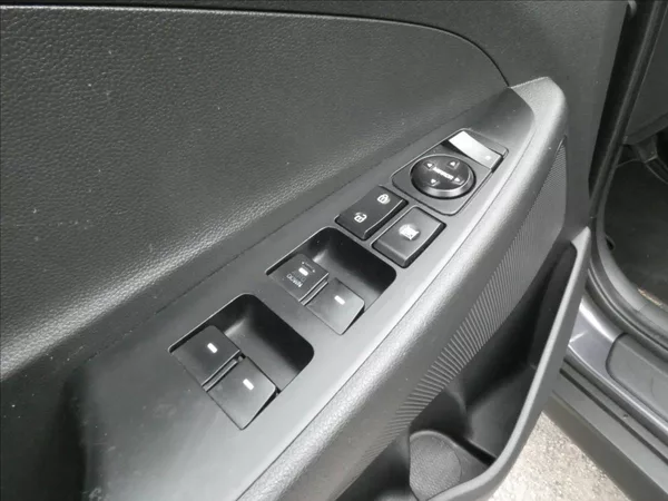 Hyundai Tucson 1,6 GDi 2x kola, klimatizace - foto 29
