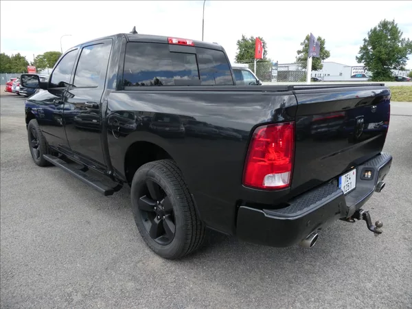 RAM 1500 5,7 HEMI Bighorn 295kW AT8 - foto 10