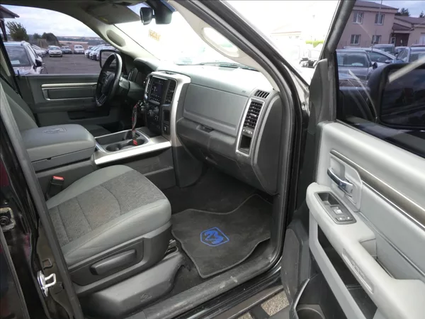 RAM 1500 5,7 HEMI Bighorn 295kW AT8 - foto 17