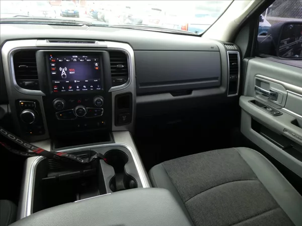 RAM 1500 5,7 HEMI Bighorn 295kW AT8 - foto 22