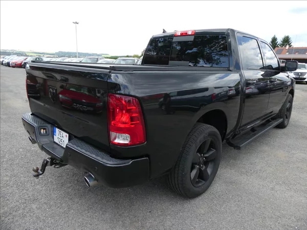 RAM 1500 5,7 HEMI Bighorn 295kW AT8 - foto 7