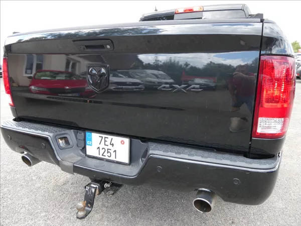 RAM 1500 5,7 HEMI Bighorn 295kW AT8 - foto 8
