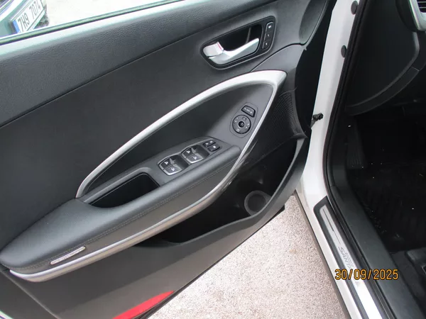 Hyundai Grand Santa Fe 2,2 CRDi AWD/ 4x4 - foto 12