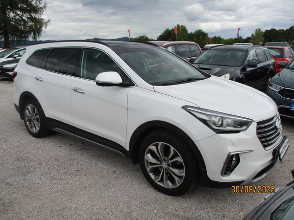 Hyundai Grand Santa Fe 2,2 CRDi AWD/ 4x4 - foto 2