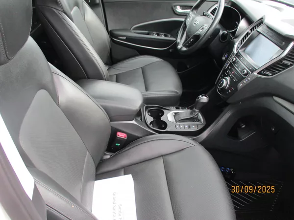 Hyundai Grand Santa Fe 2,2 CRDi AWD/ 4x4 - foto 6