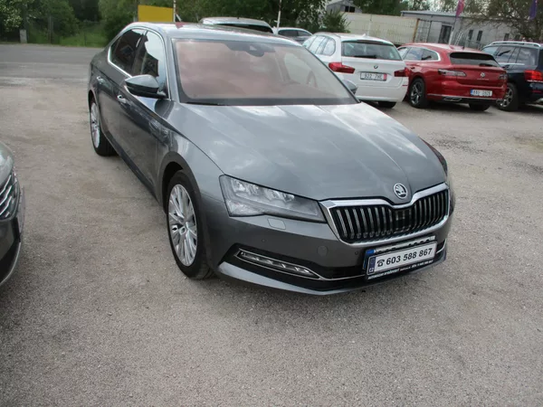 Škoda Superb IV 2,0 TDi - foto 2