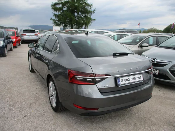 Škoda Superb IV 2,0 TDi - foto 3