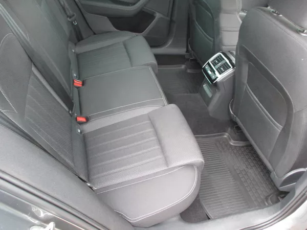 Škoda Superb IV 2,0 TDi - foto 9