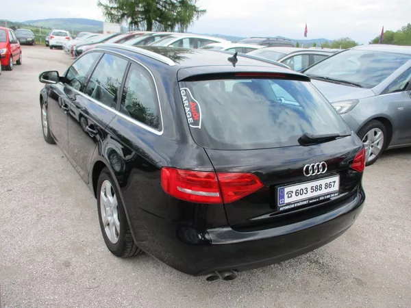 Audi A4 combi 2,0 TDi servis doložen - foto 4