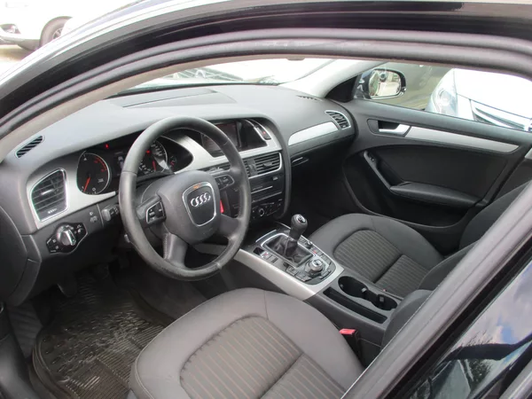 Audi A4 combi 2,0 TDi servis doložen - foto 5