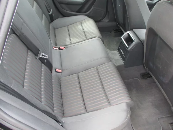 Audi A4 combi 2,0 TDi servis doložen - foto 9