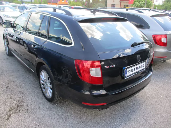 Škoda Superb combi II 4x4 2,0 TDi - foto 4
