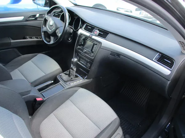 Škoda Superb combi II 4x4 2,0 TDi - foto 5