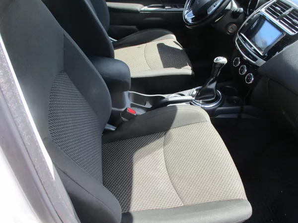 Mitsubishi ASX 1,6i - foto 6