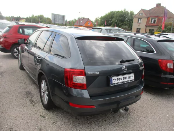 Škoda Octavia combi II 1,2 TSI - foto 3