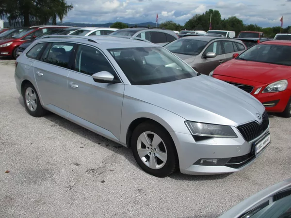 Škoda Superb combi III 2,0 TDi prav.servis - foto 2
