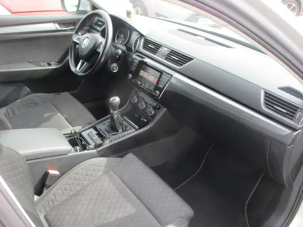 Škoda Superb combi III 2,0 TDi prav.servis - foto 4