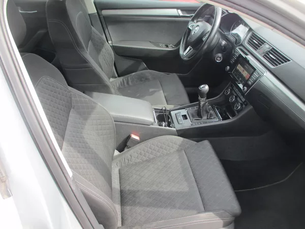 Škoda Superb combi III 2,0 TDi prav.servis - foto 5