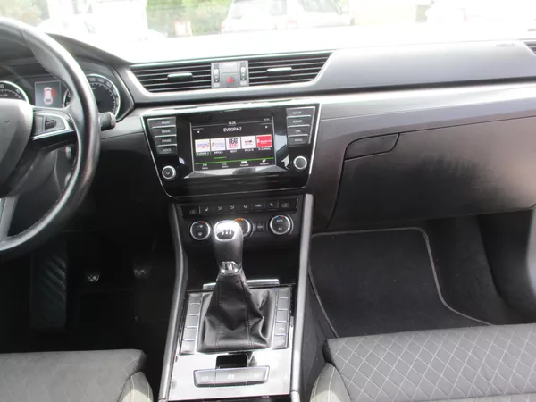 Škoda Superb combi III 2,0 TDi prav.servis - foto 7