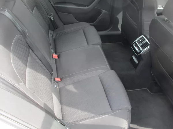 Škoda Superb combi III 2,0 TDi prav.servis - foto 9