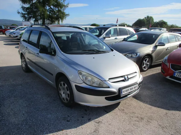 Peugeot 307 combi 2,0 HDi - foto 2