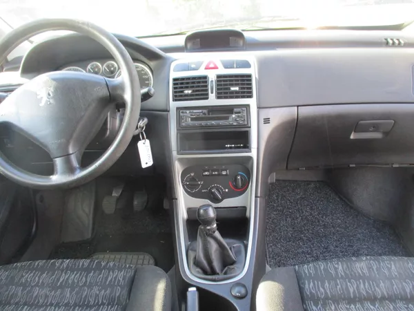 Peugeot 307 combi 2,0 HDi - foto 7